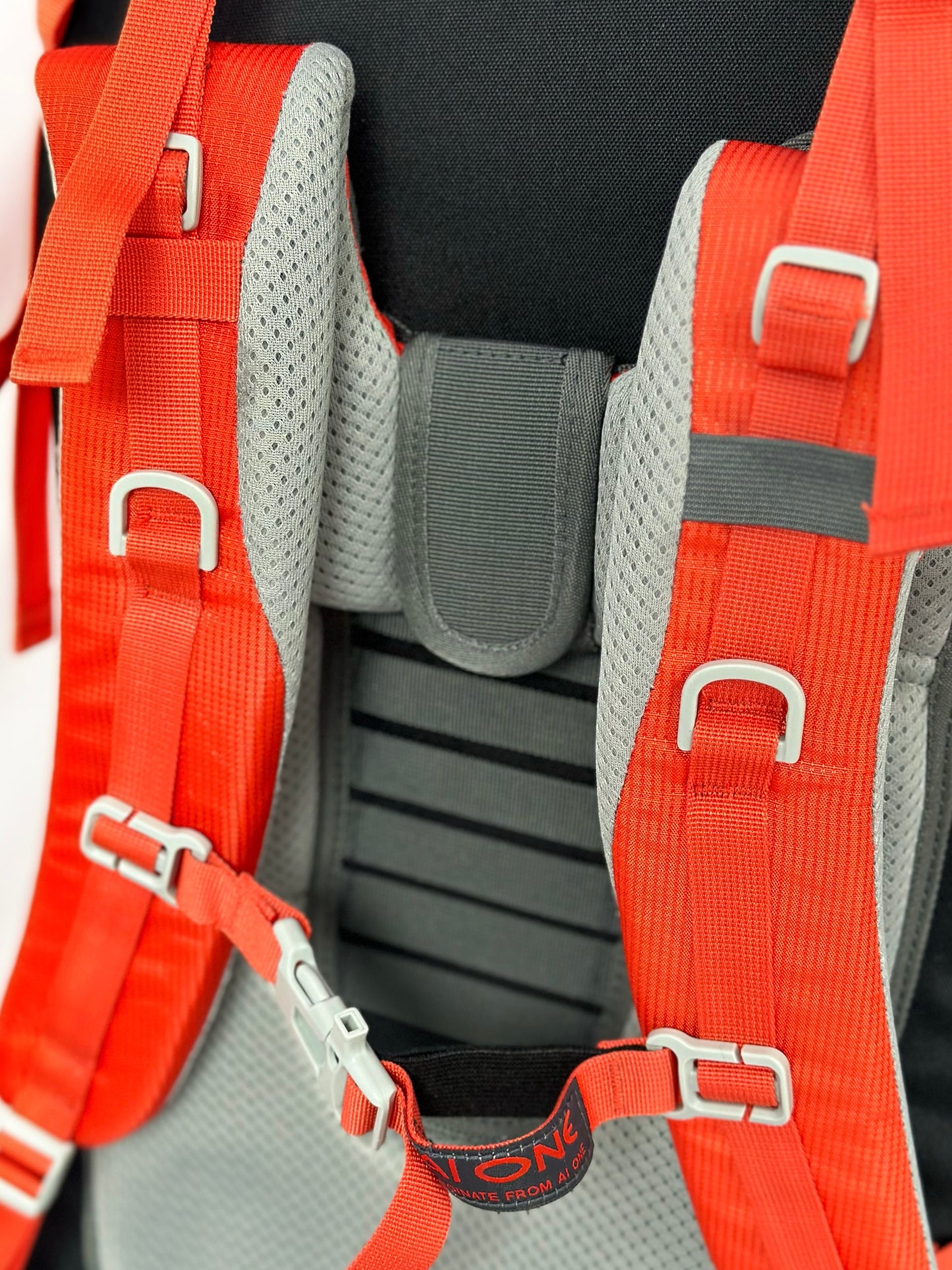 Trekking Rucksack 80 L, mit/ohne Trinksystem, mit Außenrahmen, mit Regenhülle